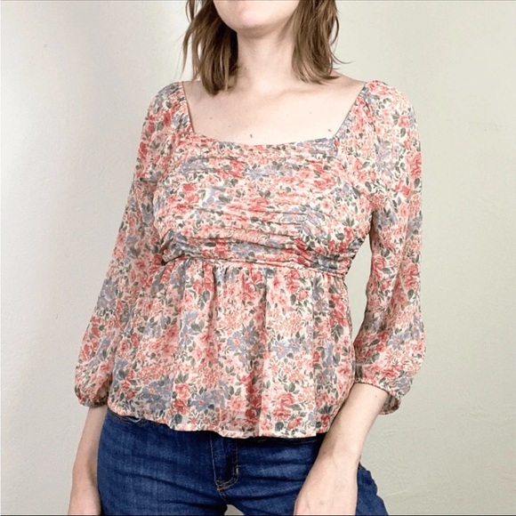 American Eagle Outfitters Ruched Bodice Puff SleeveFloral Blouse - Picture 3 of 6